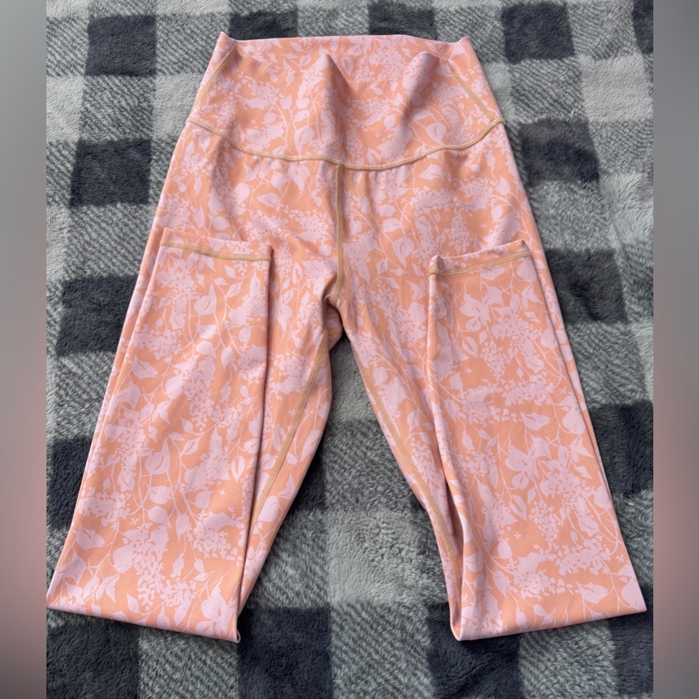 NWOT-WILO the Label Floral Pink/Orange Leggings-Medium